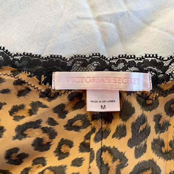 Sexy leopard print teddy. - Picture 2 of 5